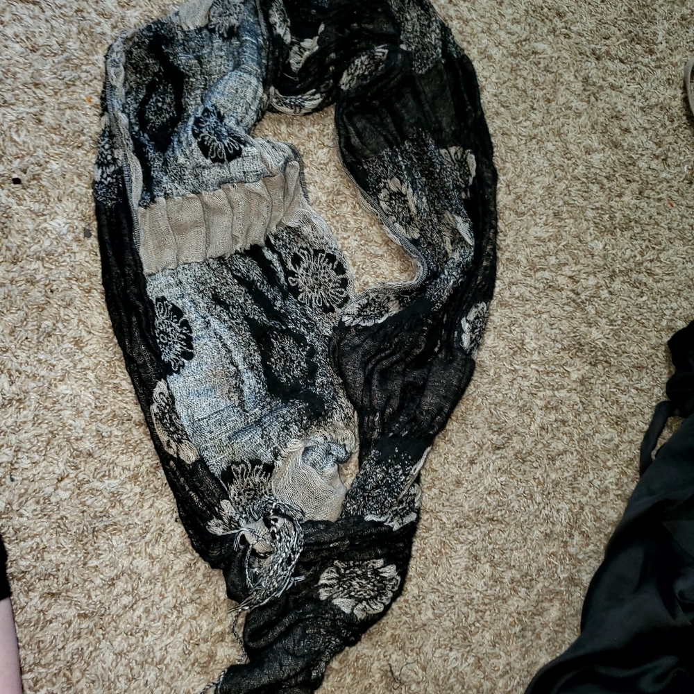 Scarf bundle - Picture 5 of 6